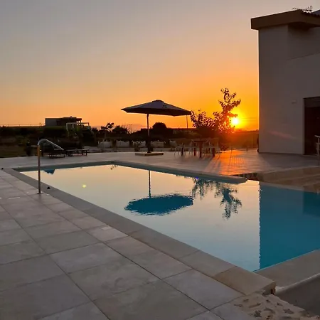 Cindy Luxury Crete Gr